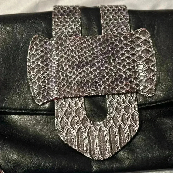 Evening Clutch - Picture 3 of 11